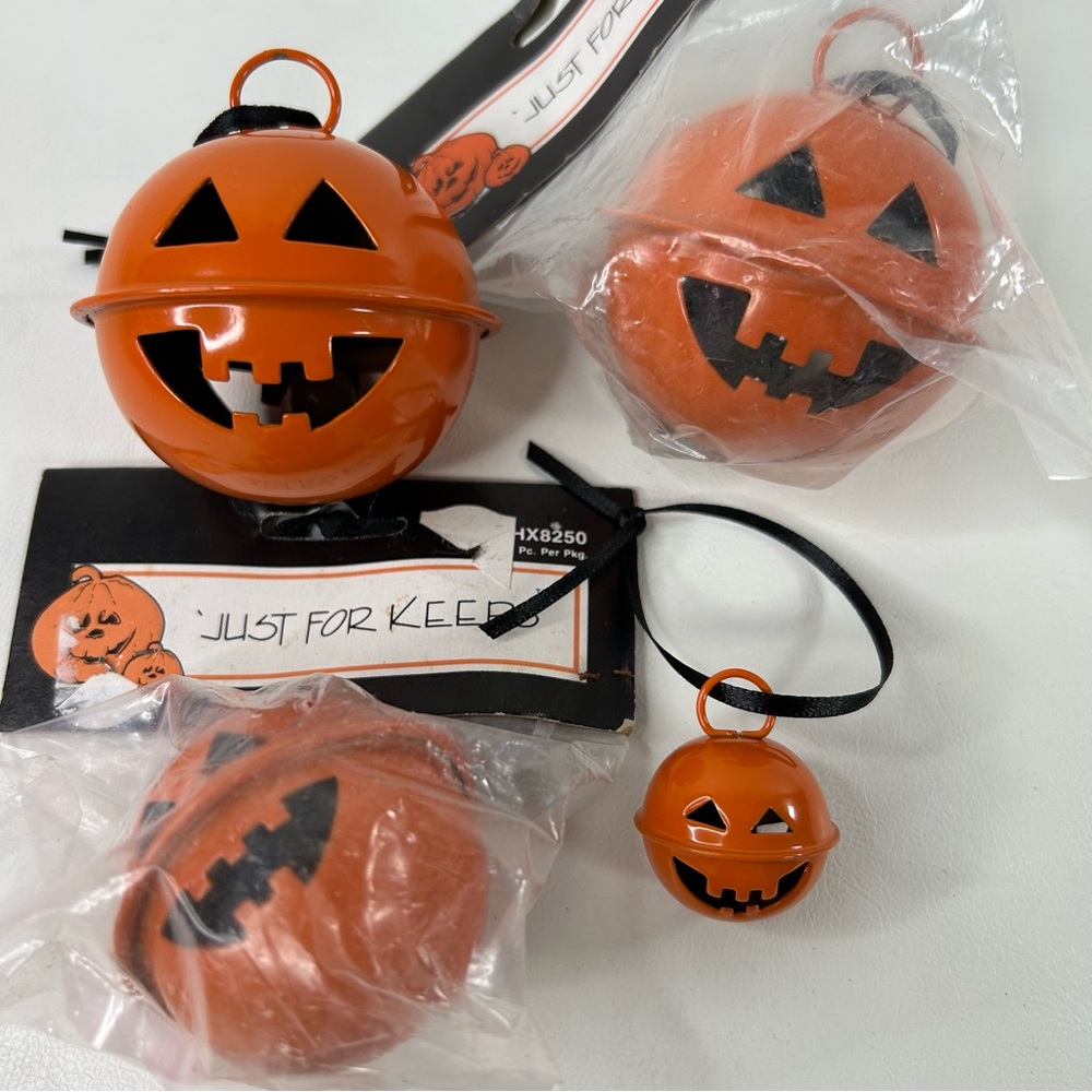 Vintage Halloween Ornament Jack O Lantern Jingle Bell Lot of 4 Bells Orange